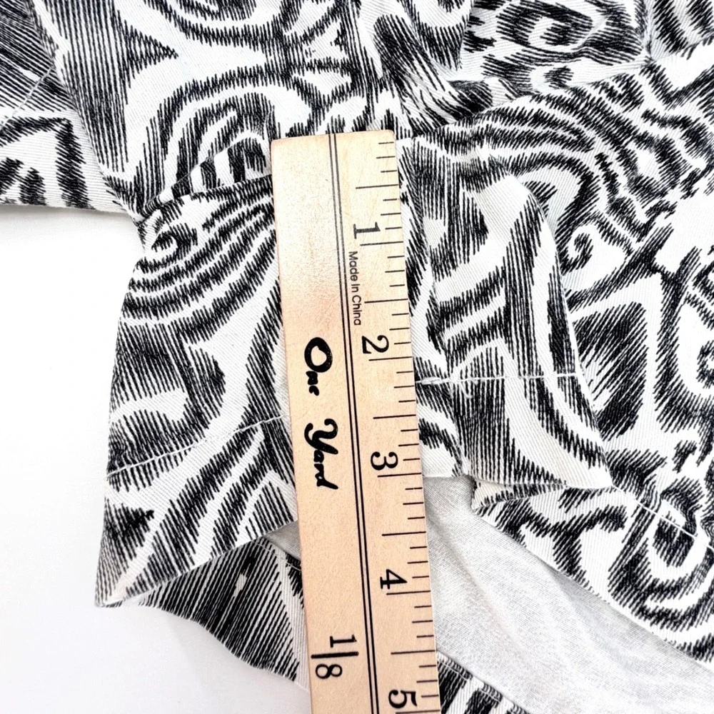 Macbeth Collection Shorts‎ Women M Black White Ikat Damask Cotton Excellent